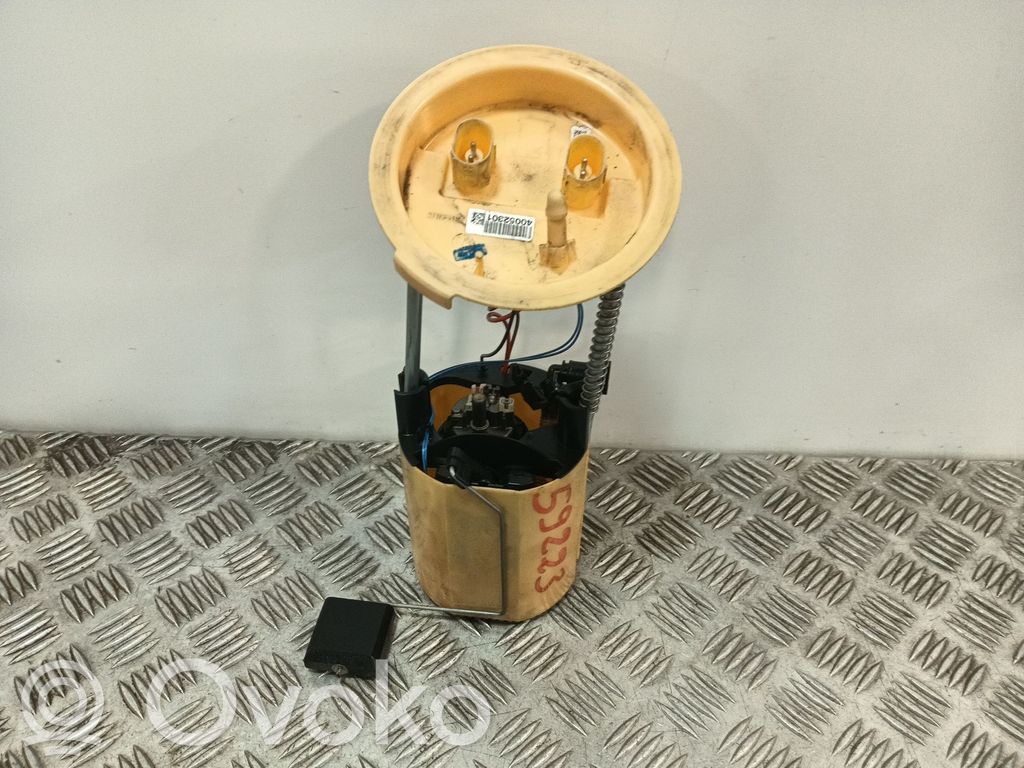 BMW 1 E81 E87 Pompe à carburant 