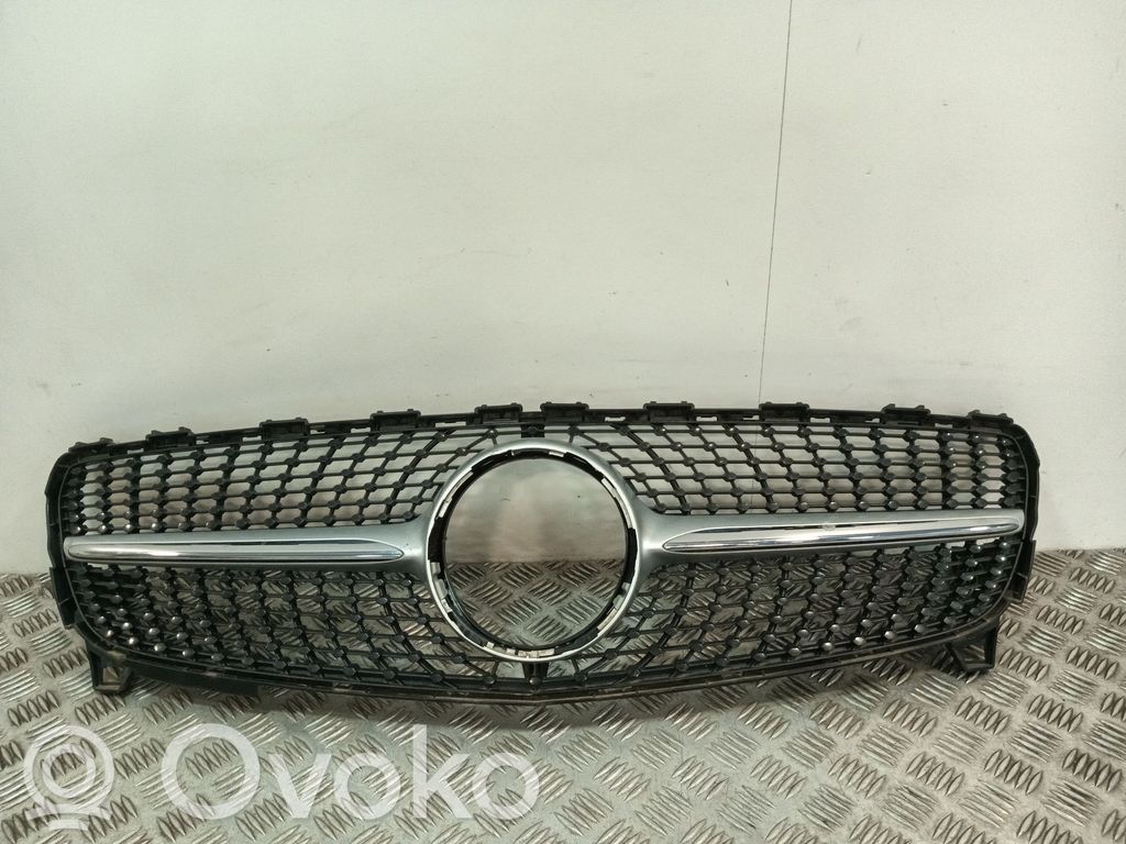 Mercedes-Benz AMG GT R190 C190 Etusäleikkö 