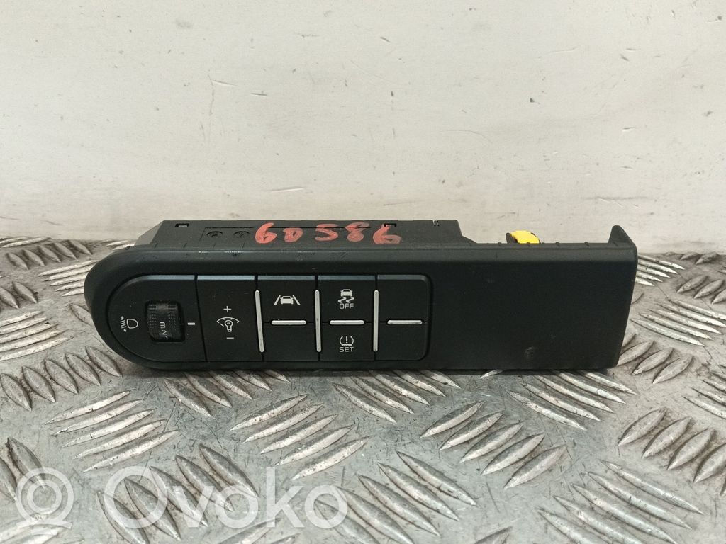 KIA Xceed Multifunctional control switch/knob 