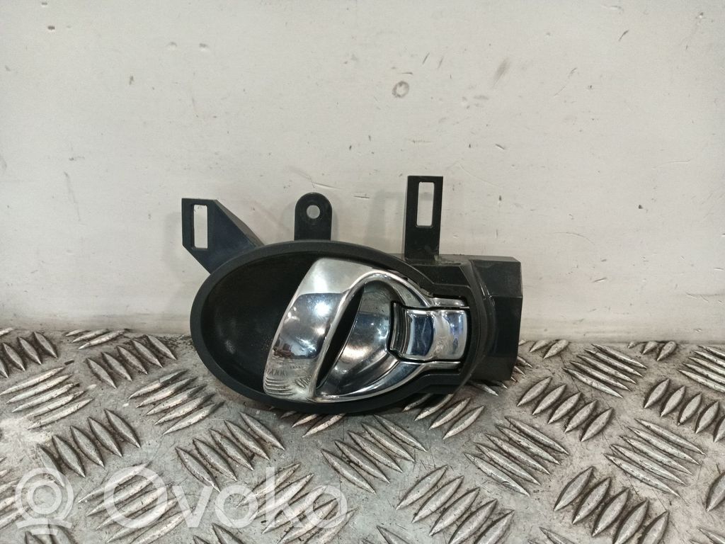 Nissan Micra Manecilla interna puerta trasera 