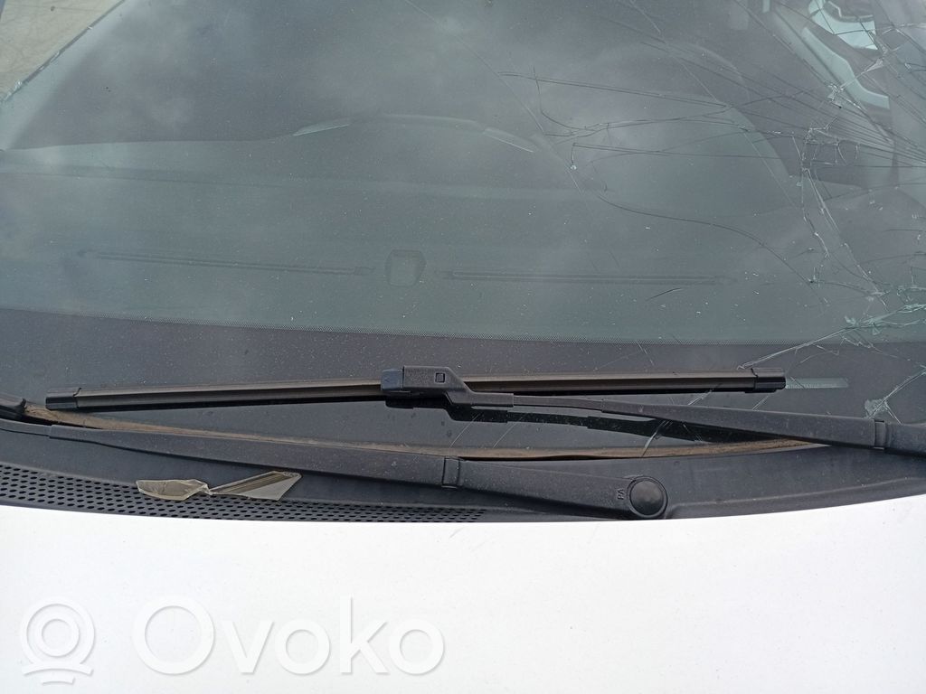 Hyundai ix20 Brazo del limpiaparabrisas delantero 