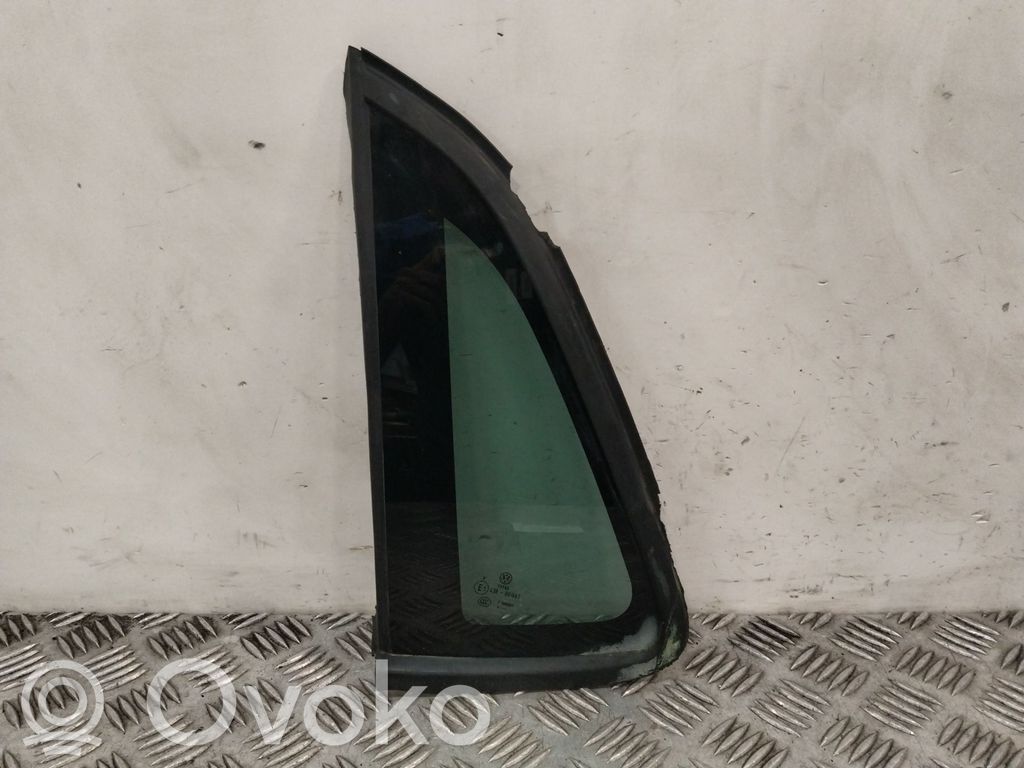 Ventanilla de ventilación de la puerta trasera
