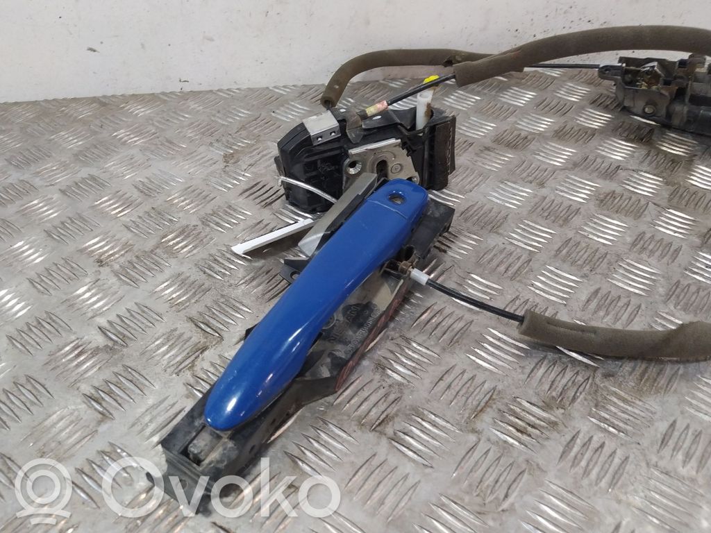 Nissan Qashqai Zamek drzwi przednich 