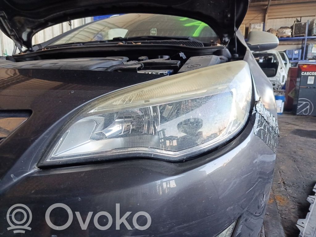 Opel Astra J Etu-/Ajovalo 