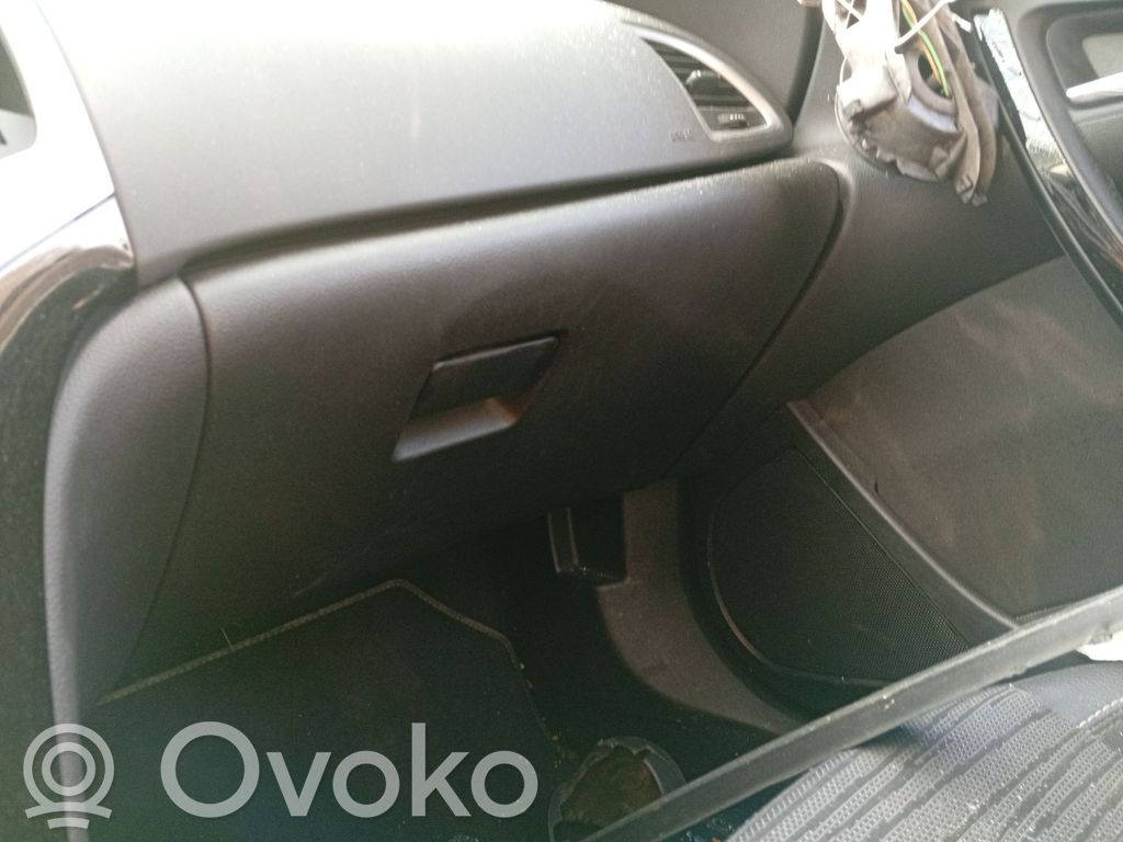 Opel Astra J Vano portaoggetti