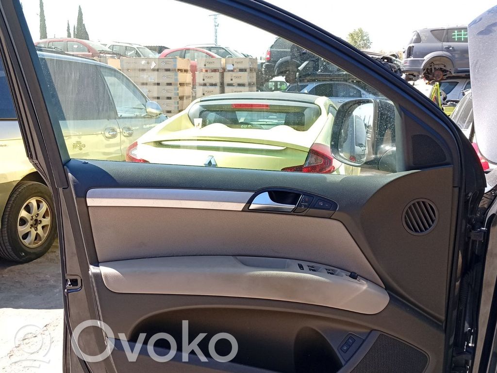 Audi Q7 4L Manualny podnośnik szyby drzwi przednich 