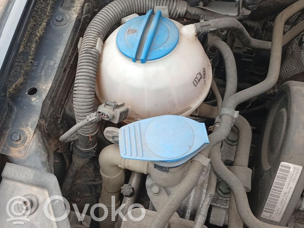 Volkswagen Golf SportWagen Tuulilasinpesimen nestesäiliö 