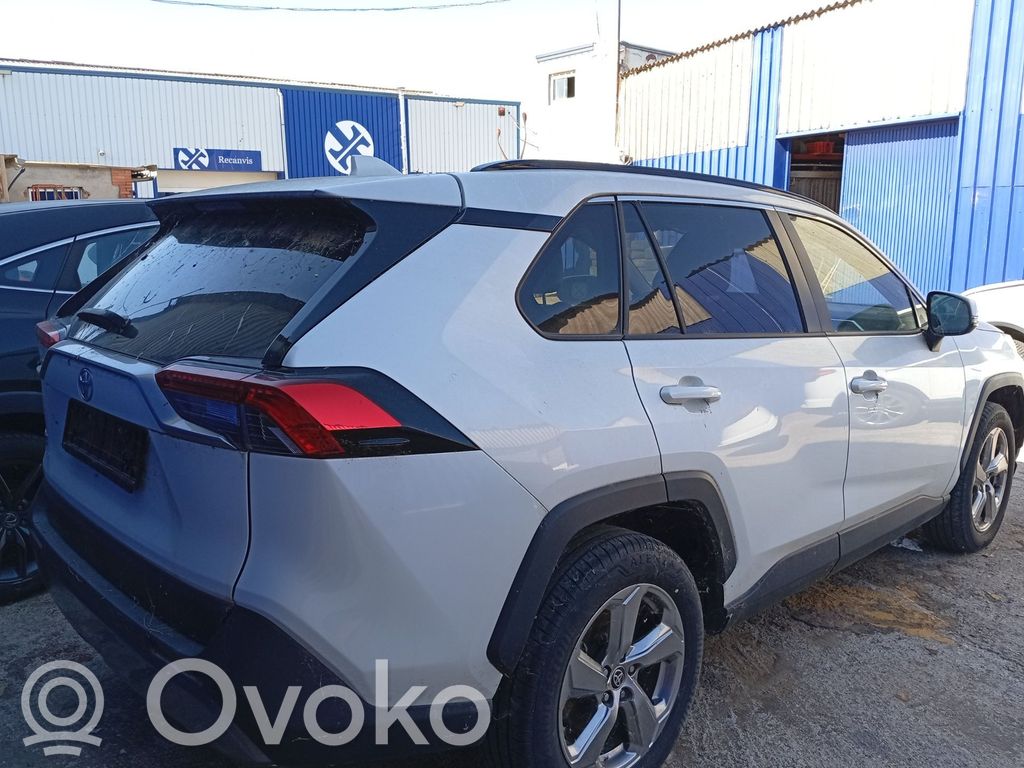 Toyota RAV 4 (XA40) Takaiskunvaimennin 