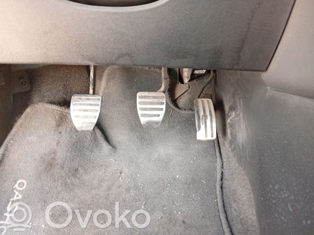 Nissan Qashqai+2 Gaspedal 