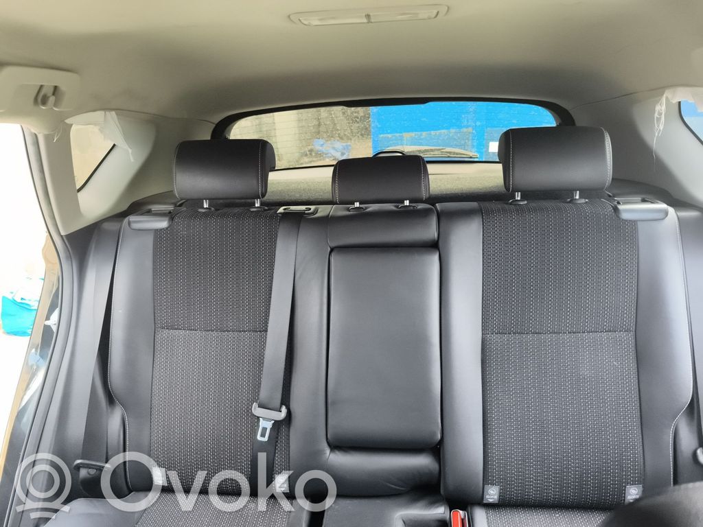Toyota Auris E180 Заднее сиденье 