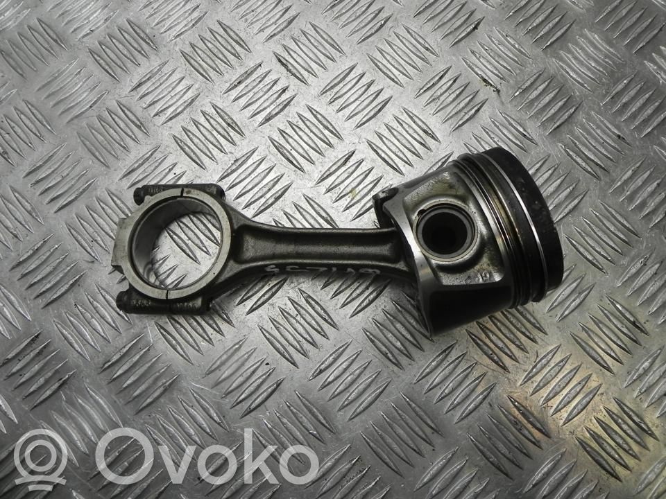 Jeep Patriot Piston with connecting rod 
