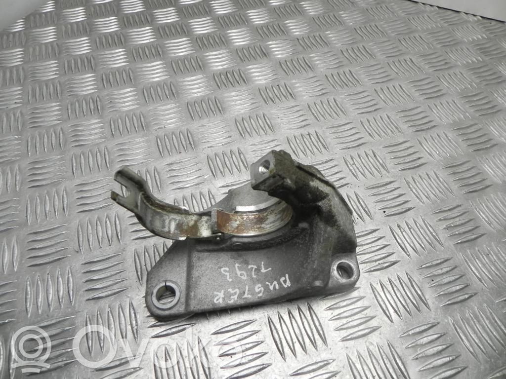 Engine mounting bracket   397742974R,VD16874,VD16874