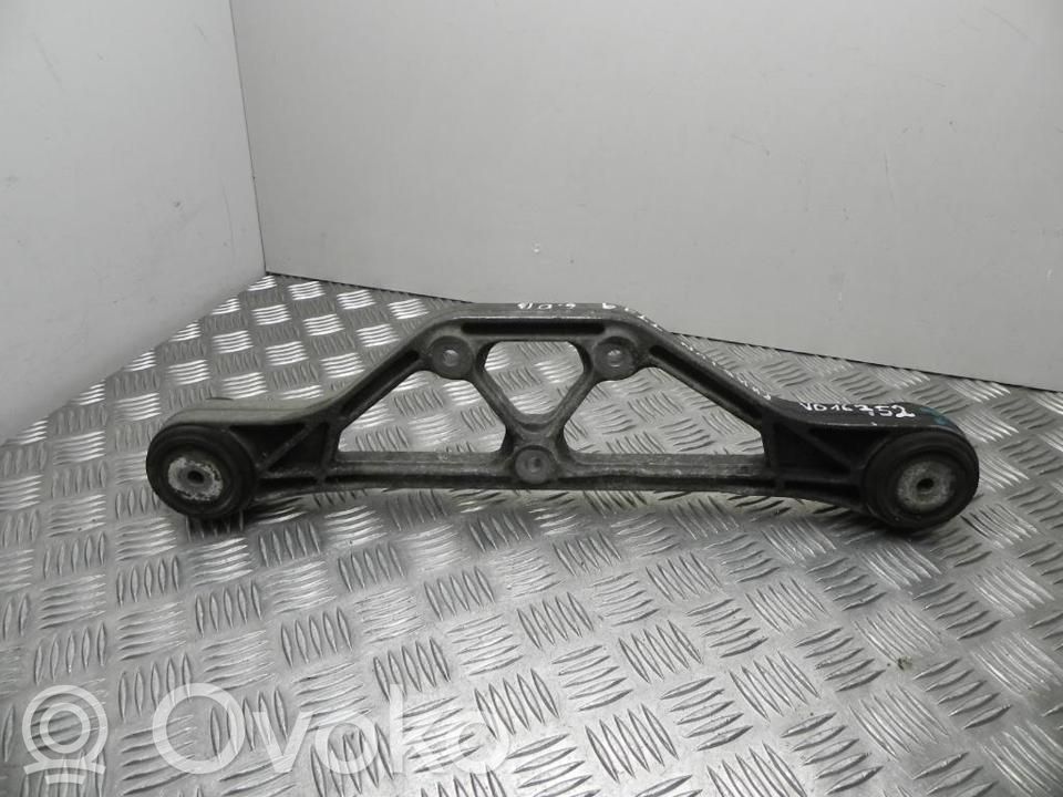 Volkswagen Phaeton Engine mount bracket 