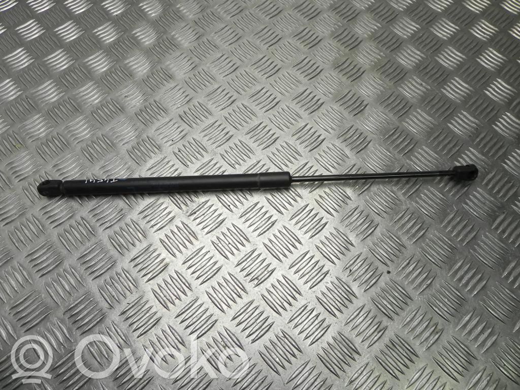 Sprężyna do klapy tylnej bagażnika   90451CB801,T4541,T4541