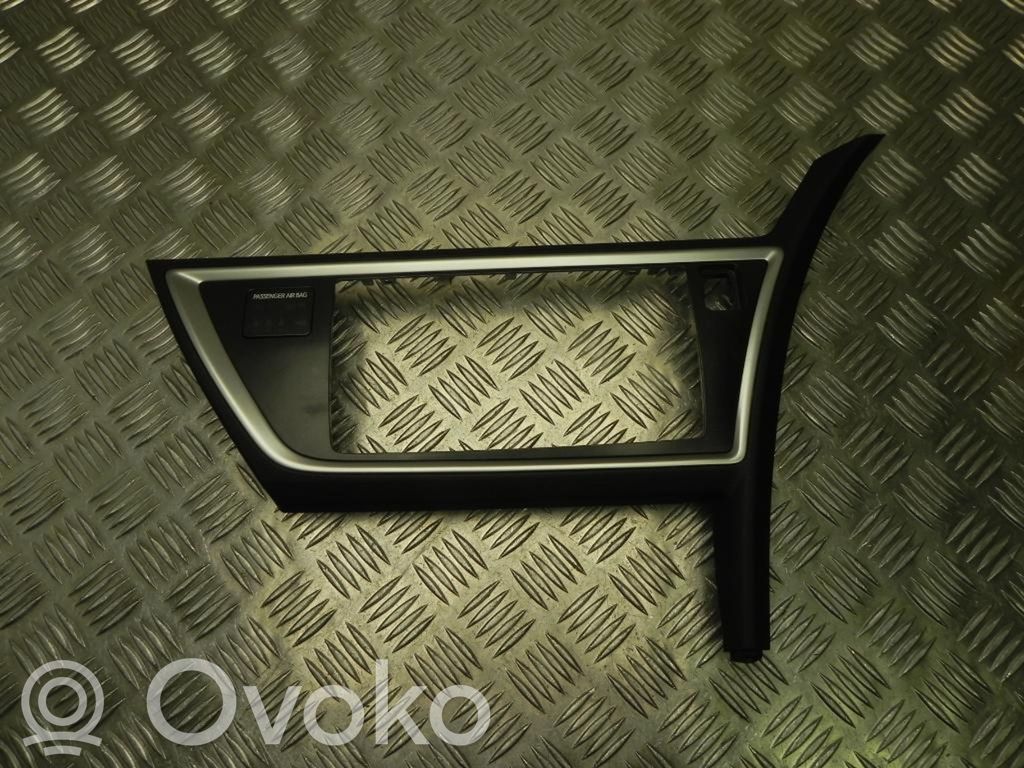 Toyota Auris E180 Radiouztvērēja / navigācija dekoratīvā apdare 