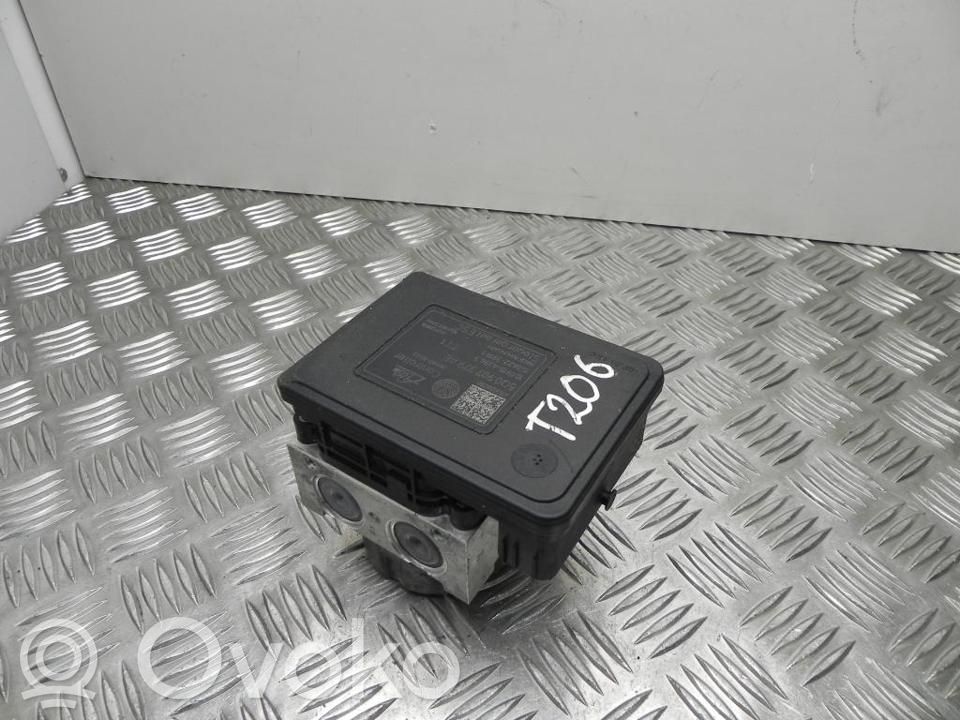 Volkswagen Golf VII ABS bloks 