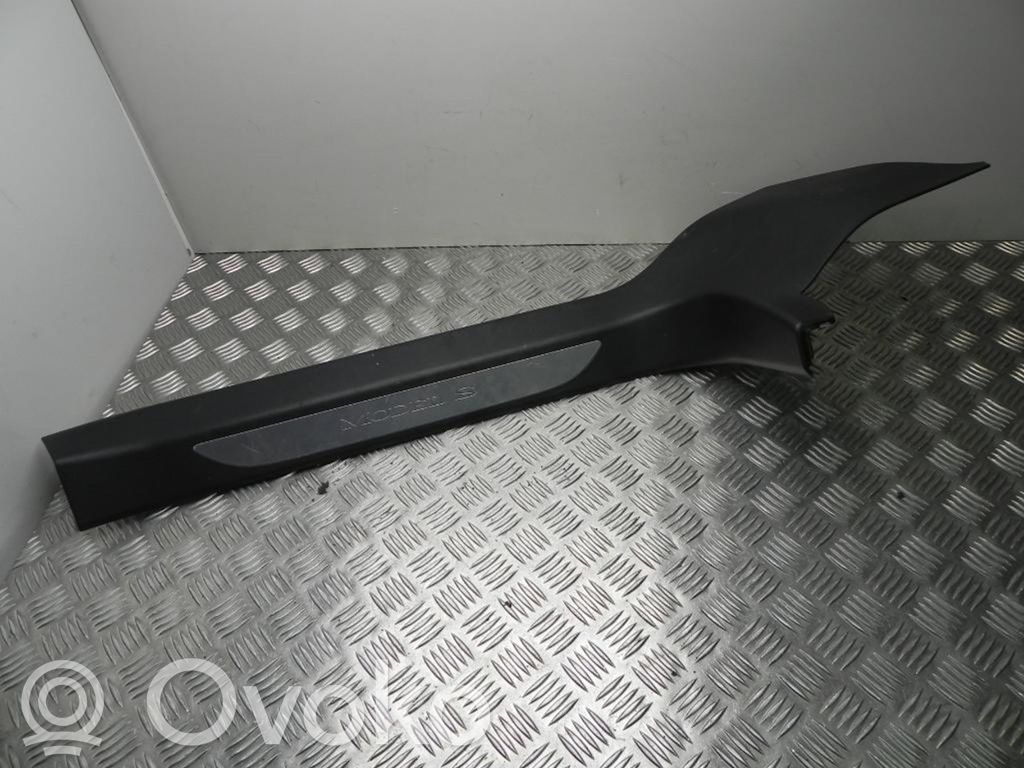 Tesla Model S Rivestimento montante (A) 