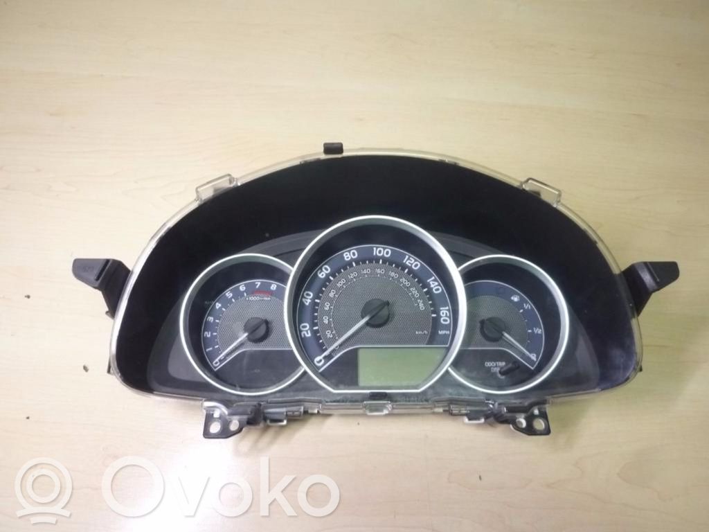 Toyota Auris E180 Speedometer (instrument cluster) 
