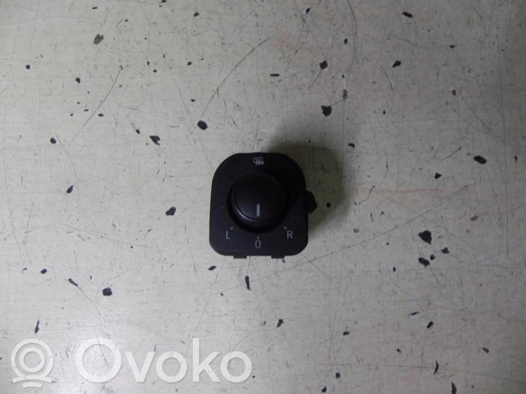 Seat Leon (5F) Electric window control switch 