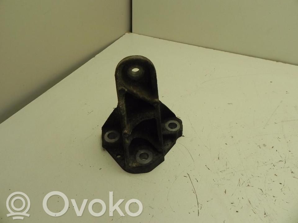 Jaguar XF X250 Engine mounting bracket 
