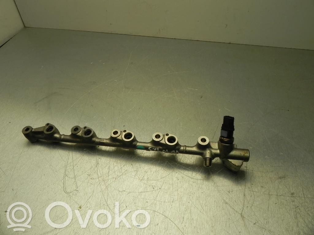 Toyota Auris E180 Fuel distributor 