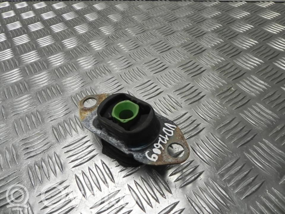 Renault Zoe Engine mount bracket 