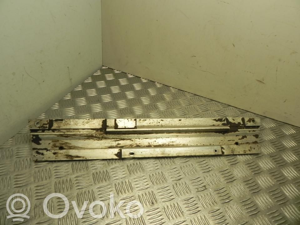Tesla Model S Muu keskikonsolin (tunnelimalli) elementti 