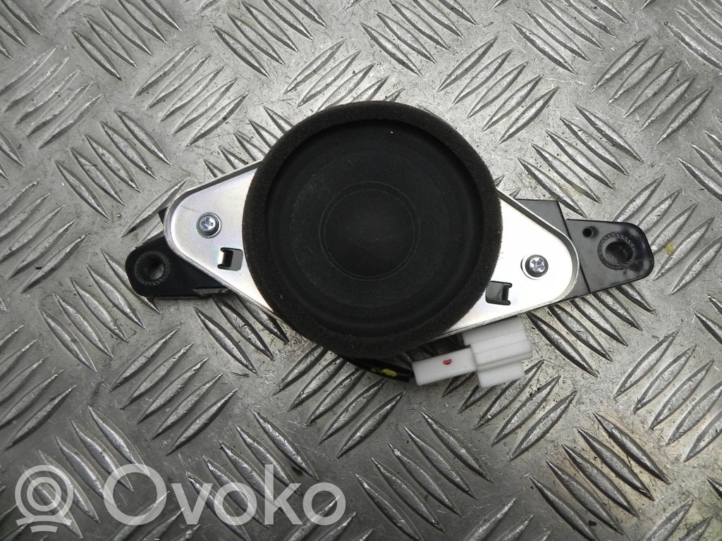 KIA Sorento Altavoz de alta frecuencia en la puerta delantera 