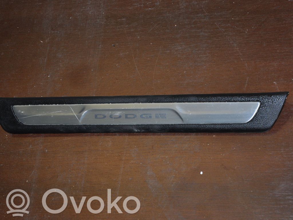 Listwa progowa przednia   1SZ57DX9AA,KLEP919