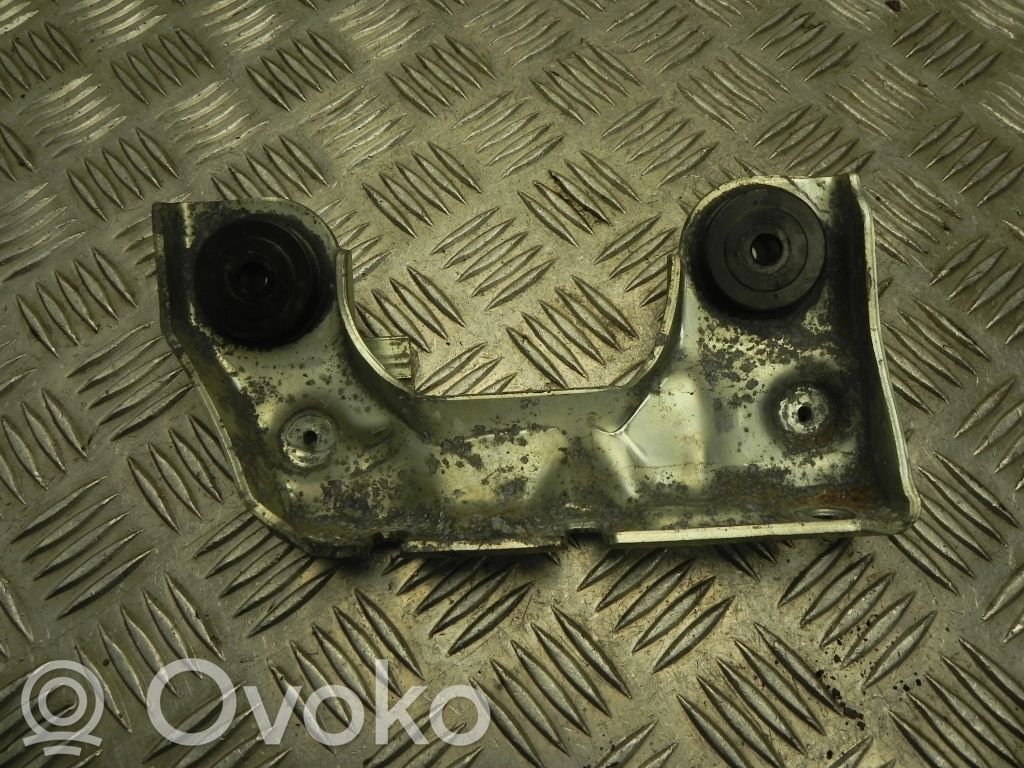Toyota RAV 4 (XA50) Halterung AGR-Ventil Kühler Abgaskühler 