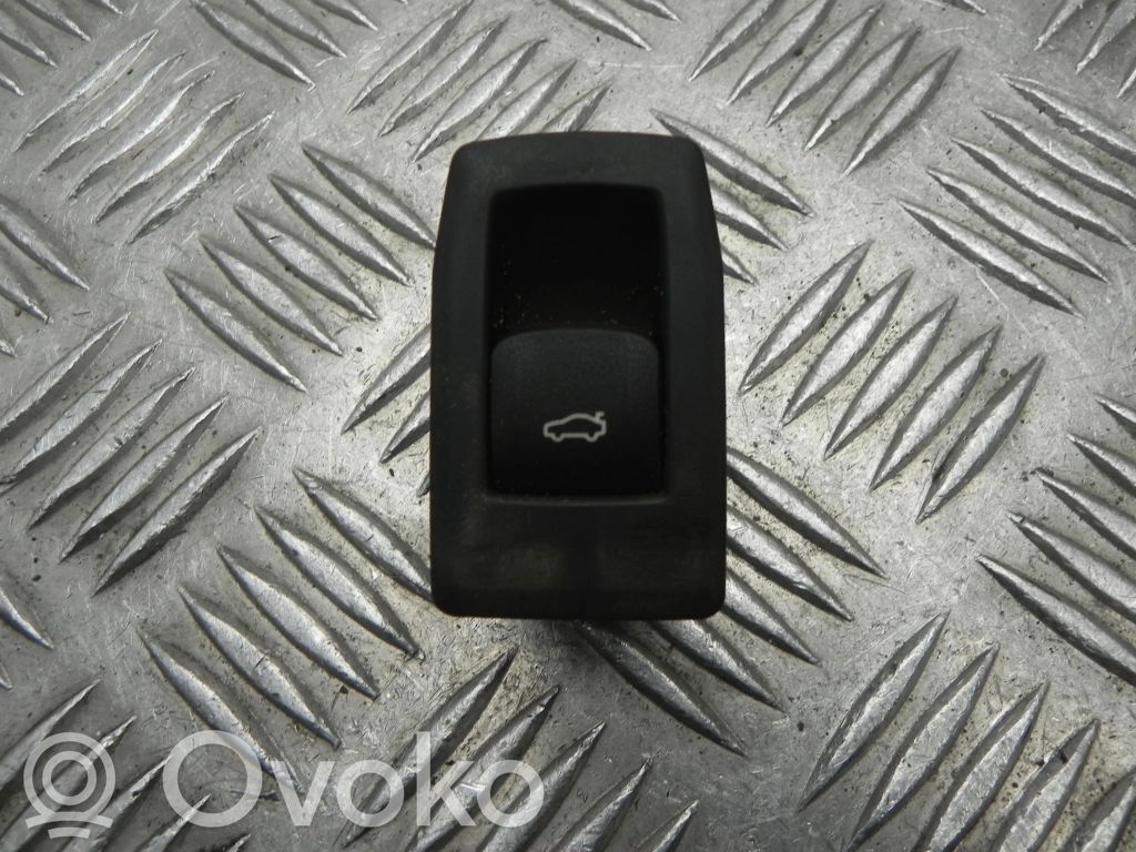 BMW 3 G20 G21 Interruptor para abrir la puerta trasera 