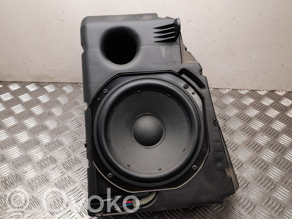 Tesla Model 3 Altavoz subwoofer 