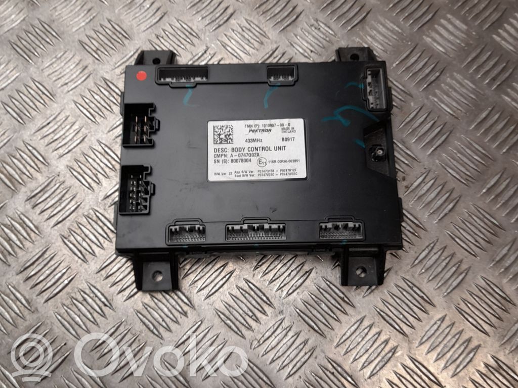 Tesla Model S Comfort/convenience module 