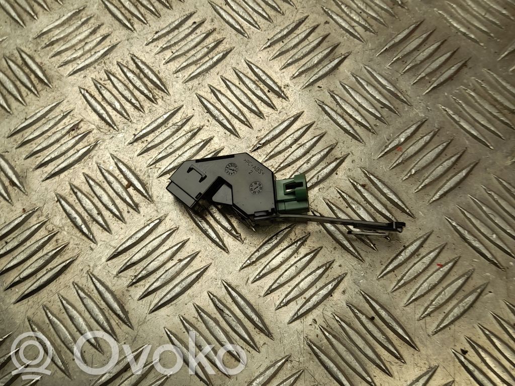 Volkswagen PASSAT B8 Enchufe conector entrada auxiliar 