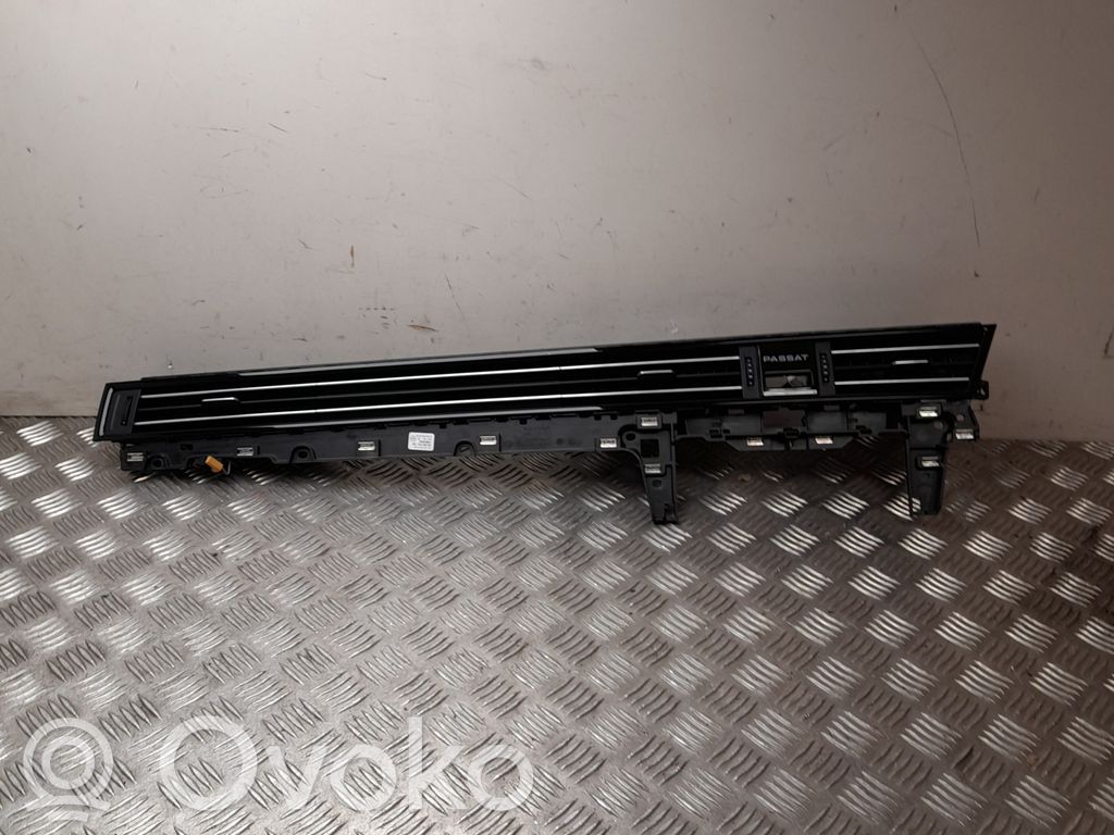Volkswagen PASSAT B8 Dysze / Kratki środkowego nawiewu deski rozdzielczej 