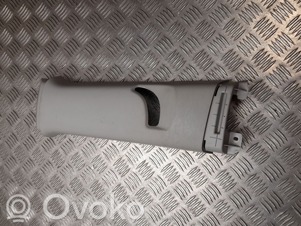 Toyota Verso-S Pilar (B) (superior) 