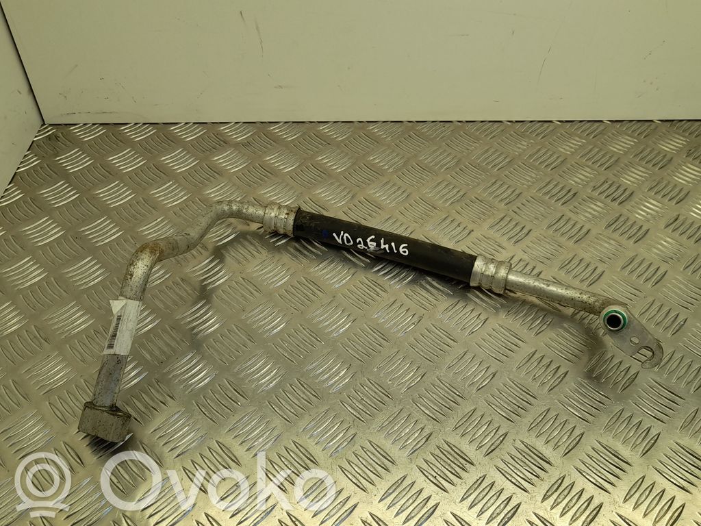 Tesla Model S Ilmastointilaitteen putki (A/C) 
