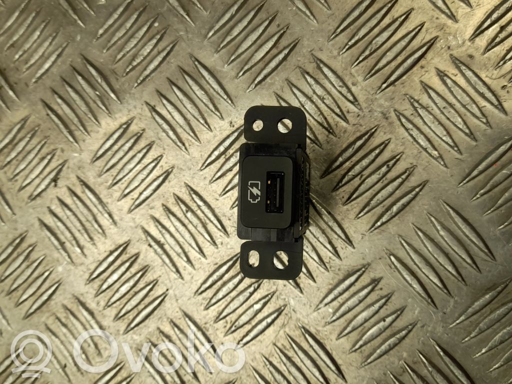 Nissan Juke II F16 Conector de radio EUR ISO 