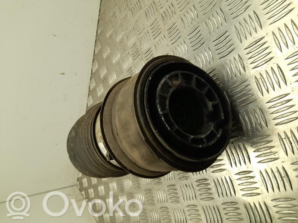 Stoßdämpfer vorne   J8A25580AC,VD29045
