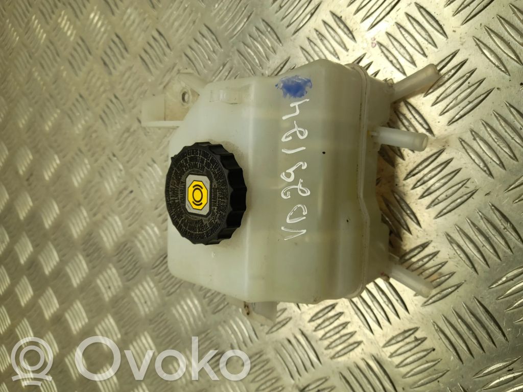 Toyota RAV 4 (XA50) Zbiornik płynu hamulcowego 