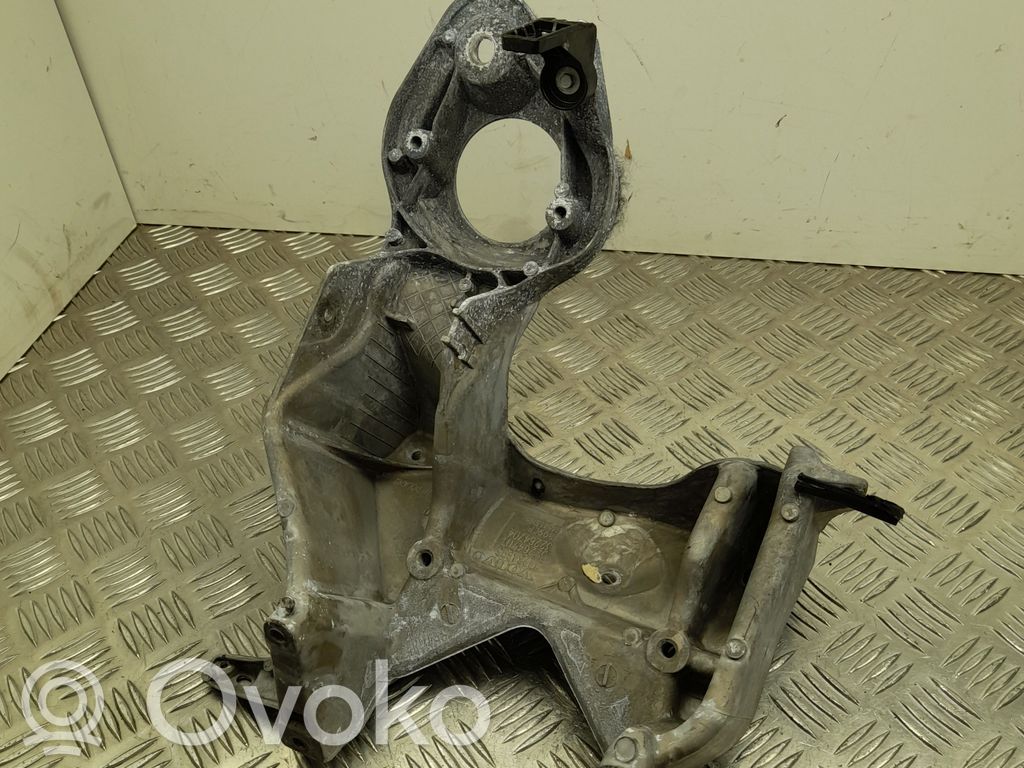Volvo XC60 EGR-venttiilin/lauhduttimen kiinnike 