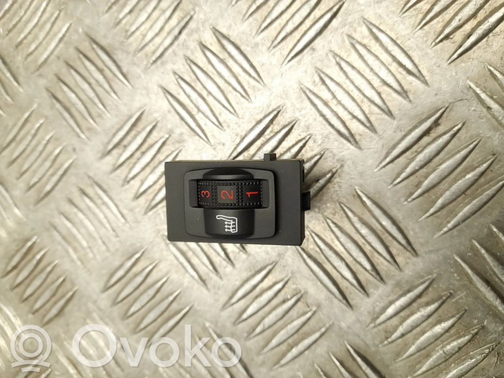 Opel Vivaro Seat heating switch 
