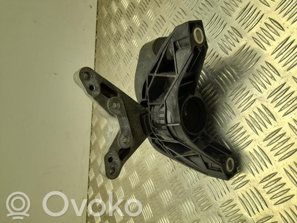 Citroen DS7 Crossback Engine mount bracket 
