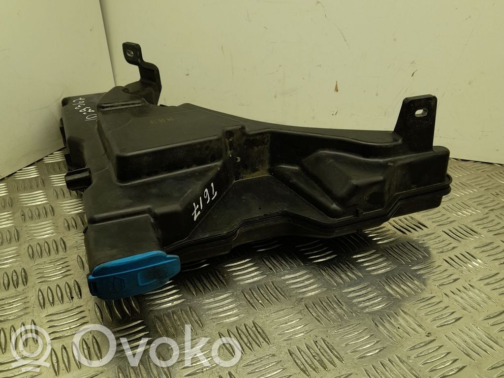 Audi A5 8T 8F Wischwasserbehälter 