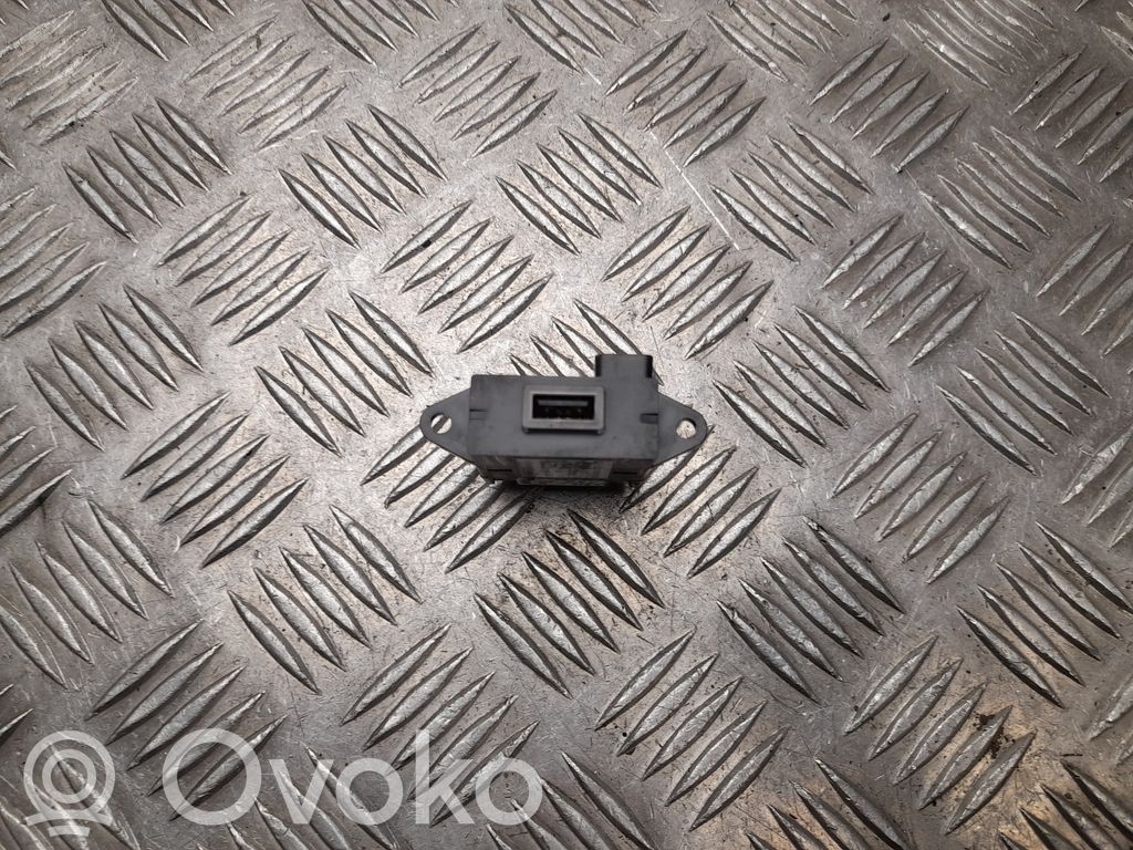 Alfa Romeo Giulia Enchufe conector USB 