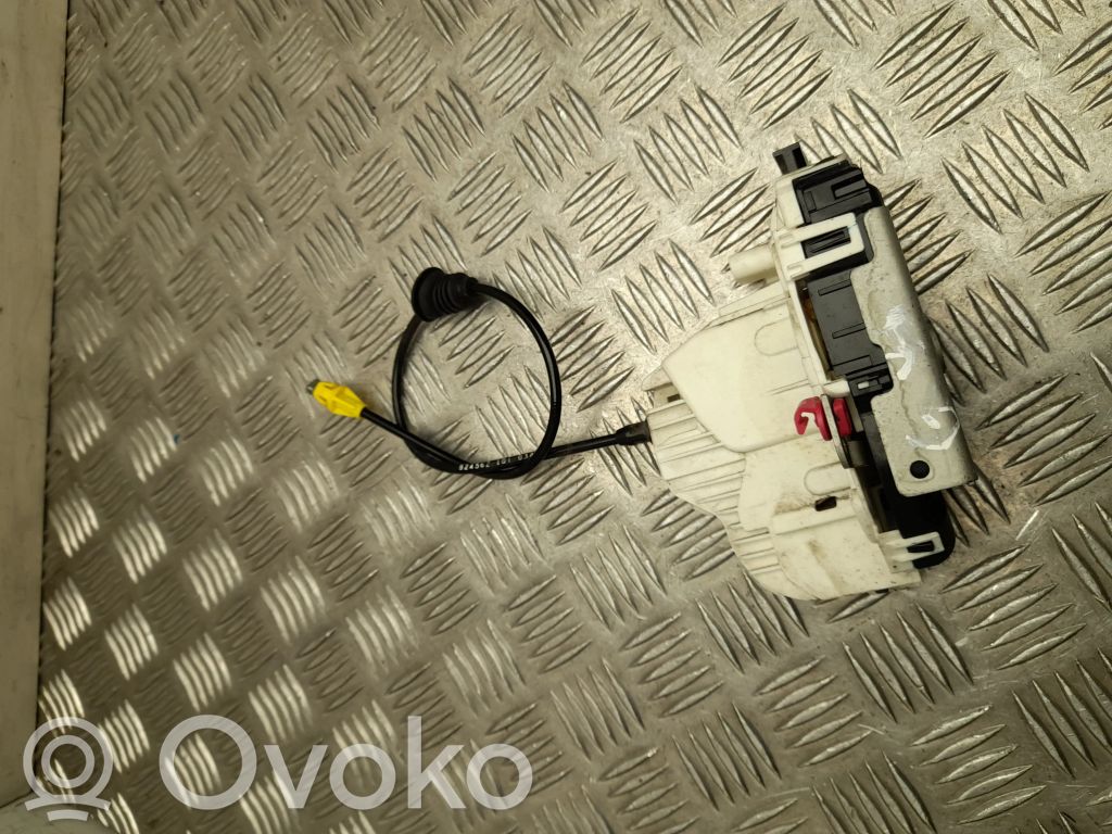 Jeep Grand Cherokee Aizmugurē slēdzene 