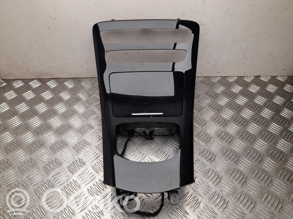 Mercedes-Benz EQC Scrumieră spate