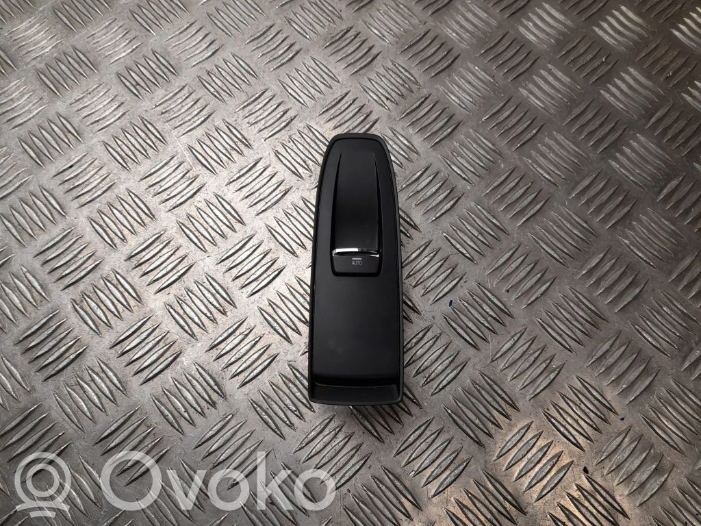 Subaru XV II Electric window control switch 