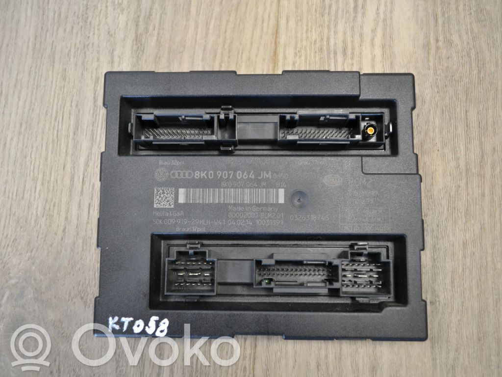 Audi A5 8T 8F Mukavuusmoduuli 