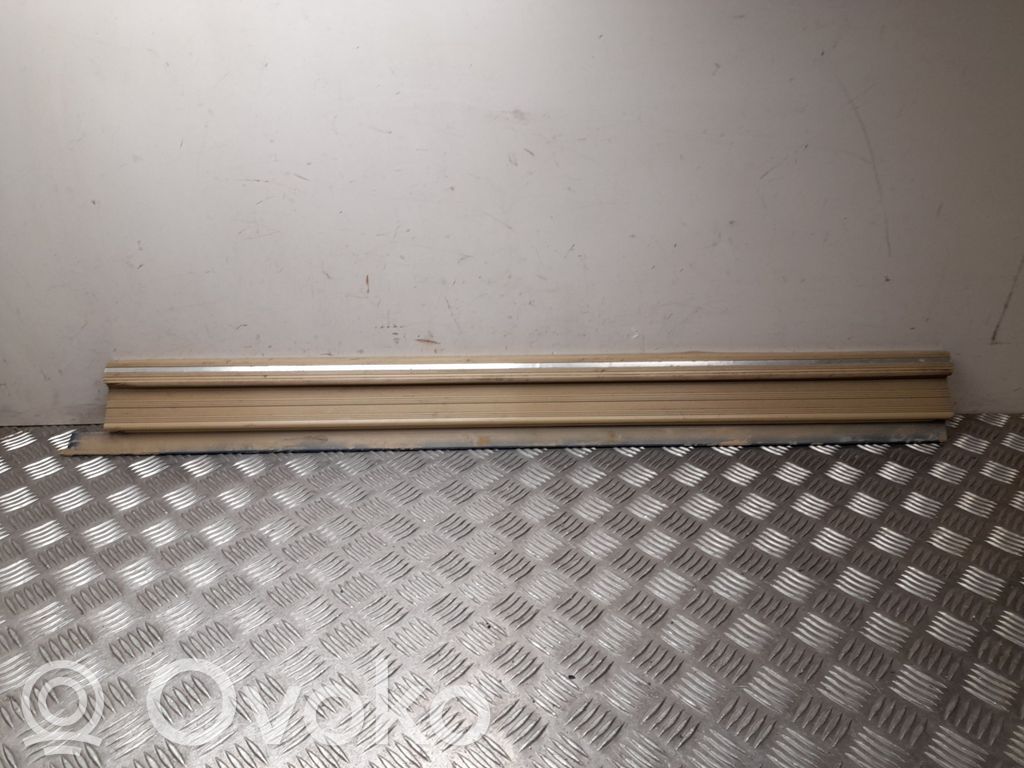 Mercedes-Benz S W126 Other sill/pillar trim element 